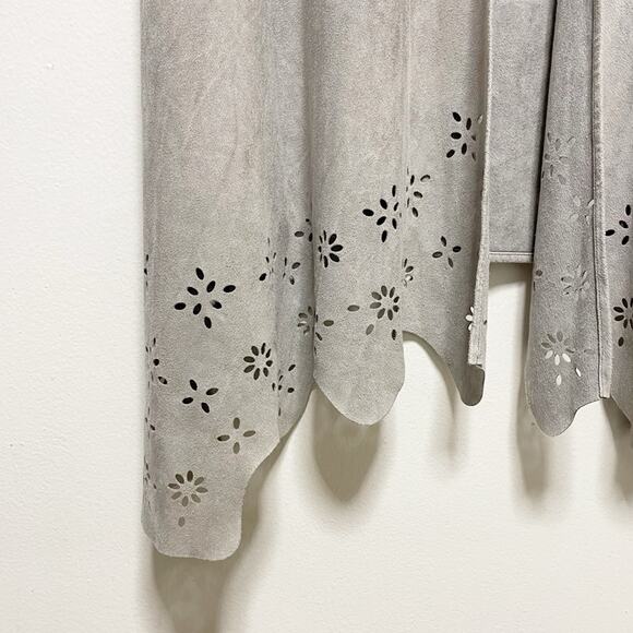 Joh Gray Faux Suede Vest with Cutout Design Hem - Picture 2 of 7